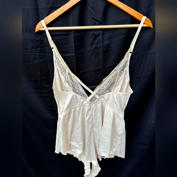 Primark off white satin lace bodysuit - Picture 2 of 8